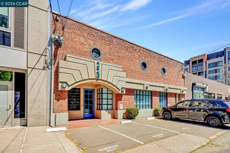 220 4TH Street Oakland CA 94607