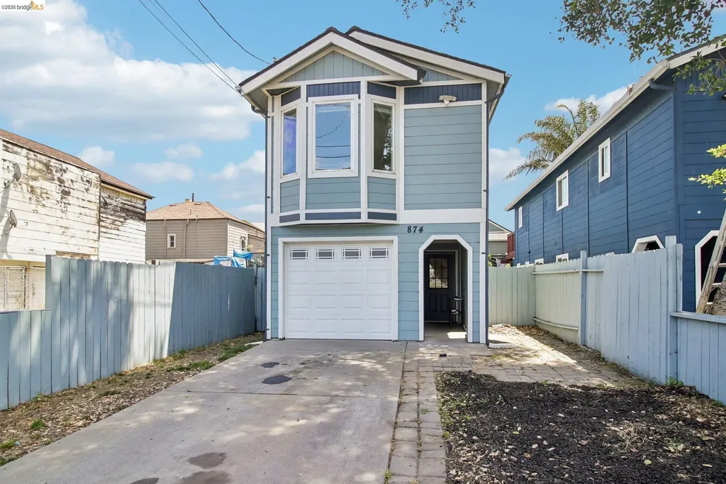 874 Pine Street Oakland CA 94607