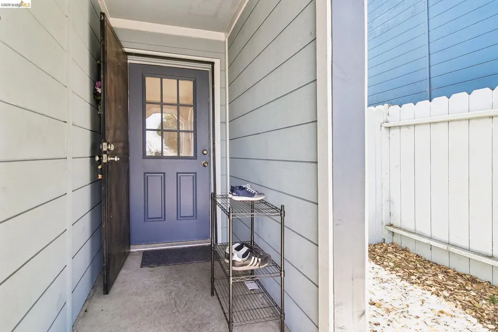 874 Pine Street Oakland CA 94607