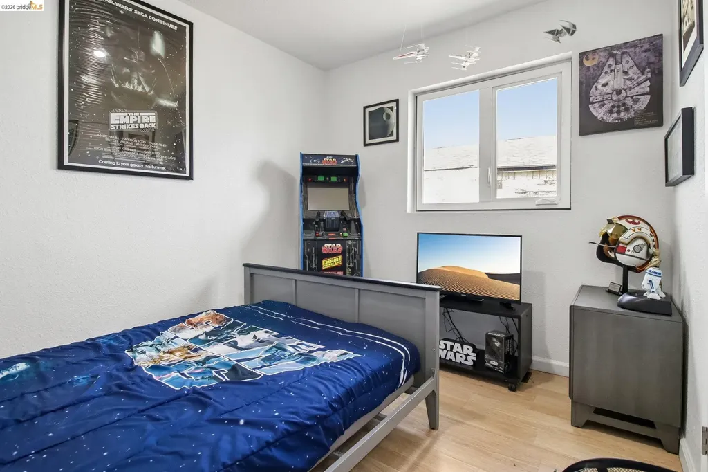 874 Pine Street Oakland CA 94607