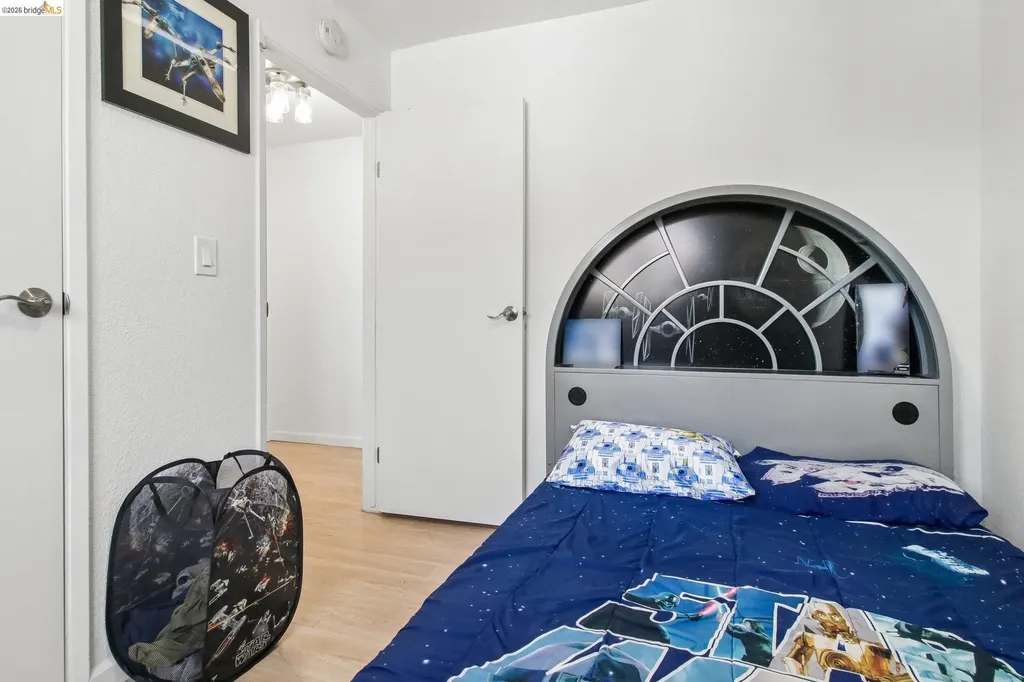 874 Pine Street Oakland CA 94607