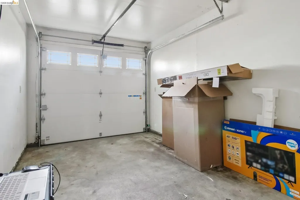 874 Pine Street Oakland CA 94607