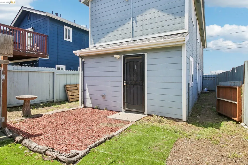 874 Pine Street Oakland CA 94607