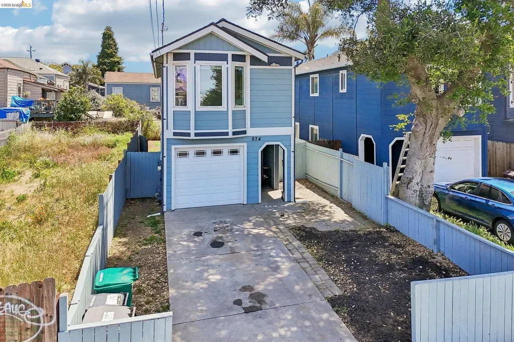 874 Pine Street Oakland CA 94607
