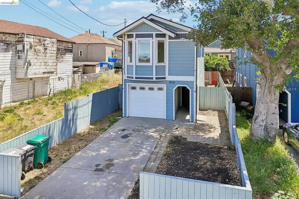 874 Pine Street Oakland CA 94607