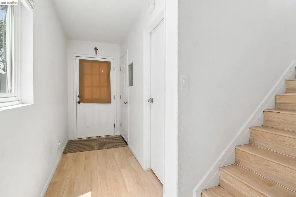 874 Pine Street Oakland CA 94607
