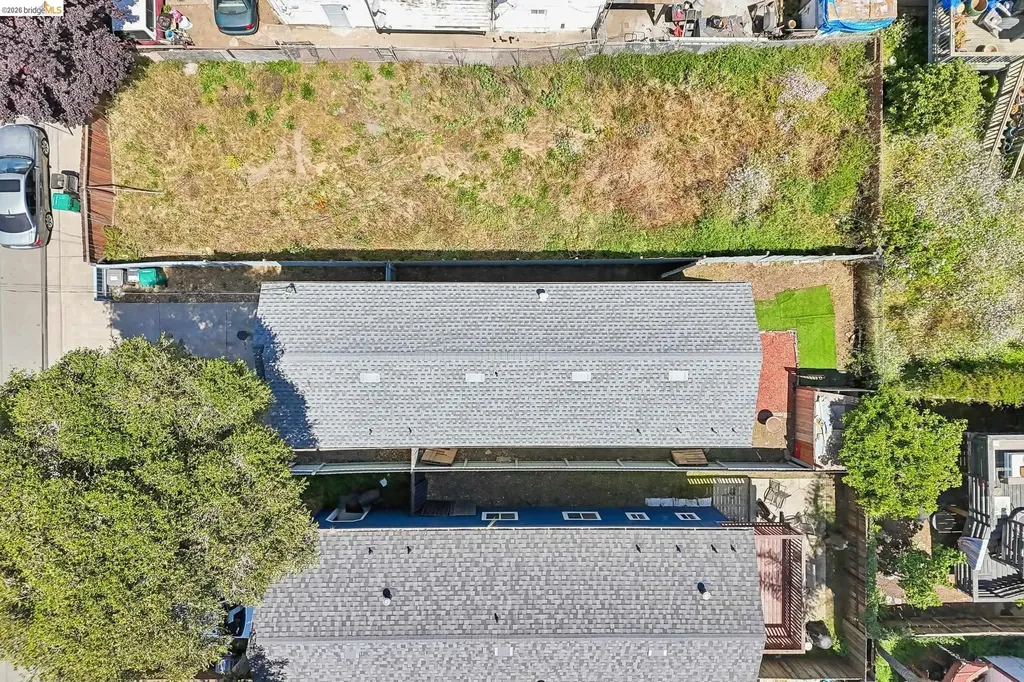 874 Pine Street Oakland CA 94607