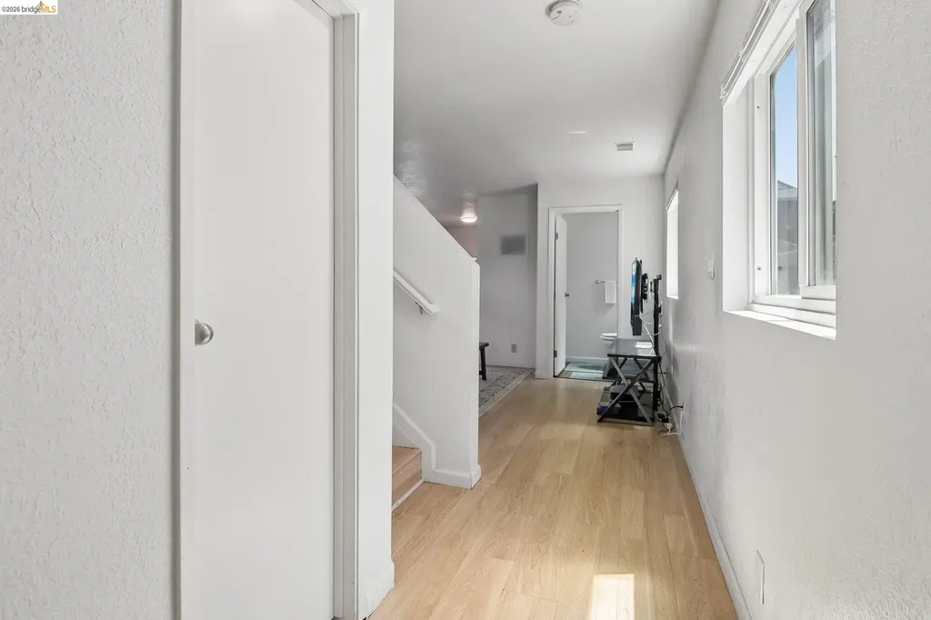 874 Pine Street Oakland CA 94607