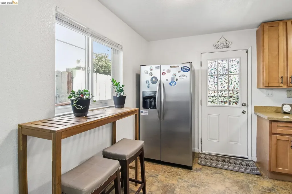 874 Pine Street Oakland CA 94607