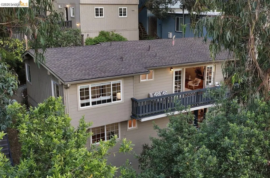 2343 Mastlands Drive Oakland CA 94611