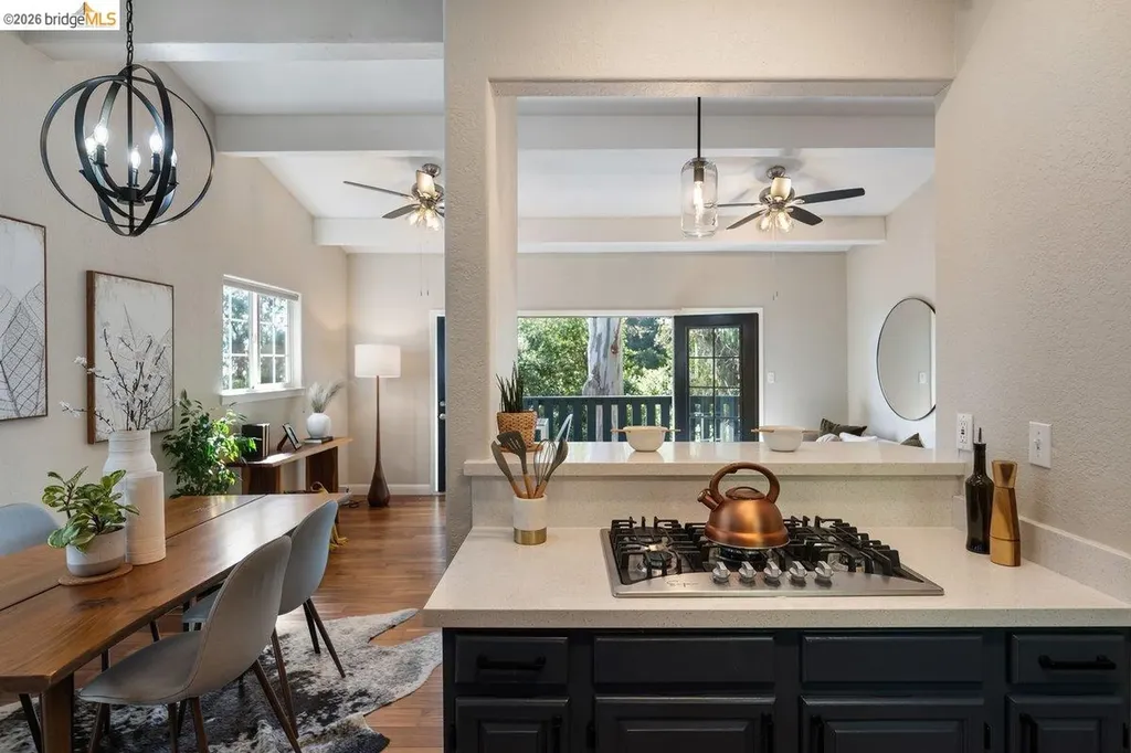 2343 Mastlands Drive Oakland CA 94611