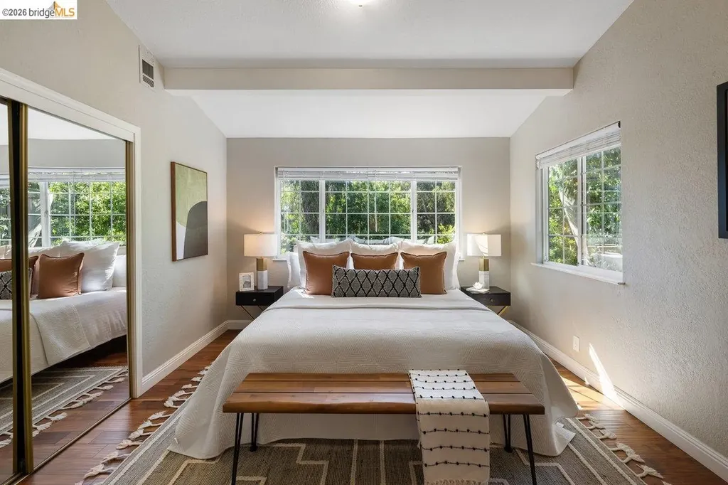 2343 Mastlands Drive Oakland CA 94611