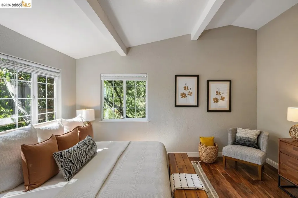 2343 Mastlands Drive Oakland CA 94611