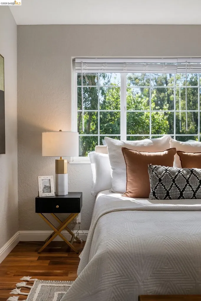 2343 Mastlands Drive Oakland CA 94611