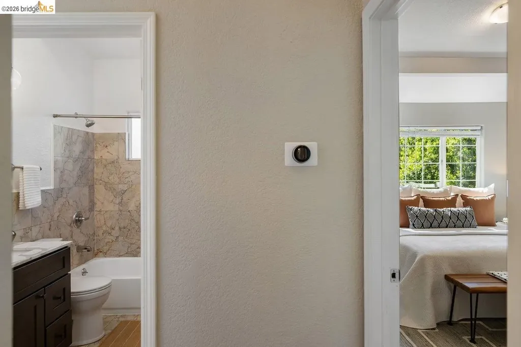 2343 Mastlands Drive Oakland CA 94611