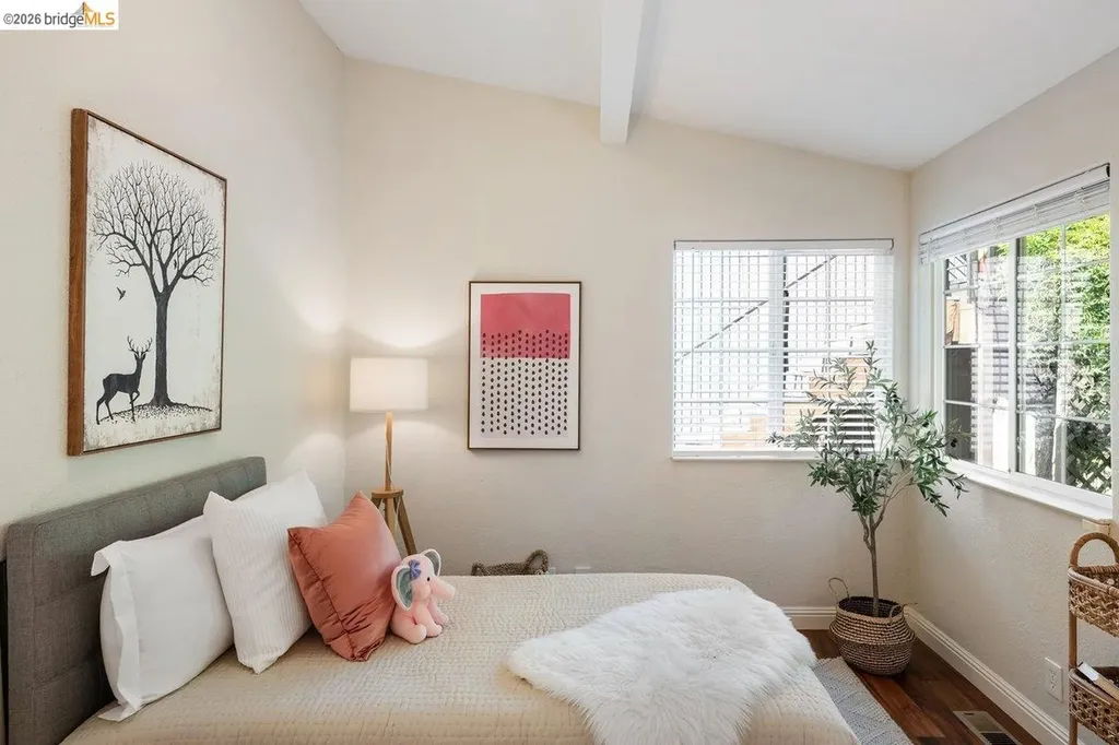 2343 Mastlands Drive Oakland CA 94611