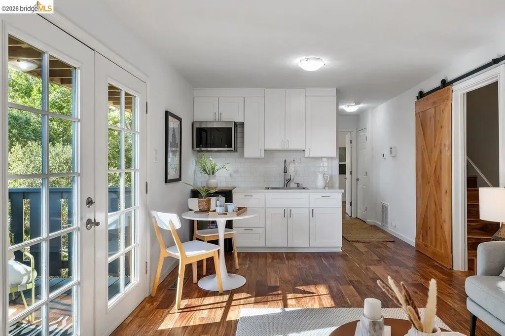 2343 Mastlands Drive Oakland CA 94611