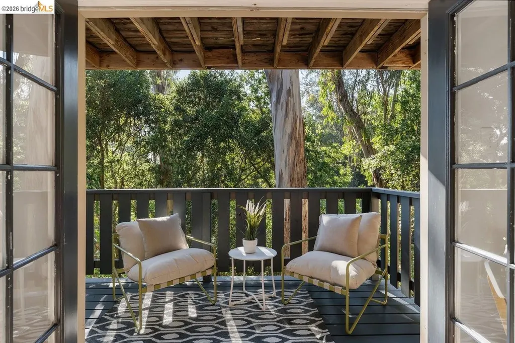 2343 Mastlands Drive Oakland CA 94611
