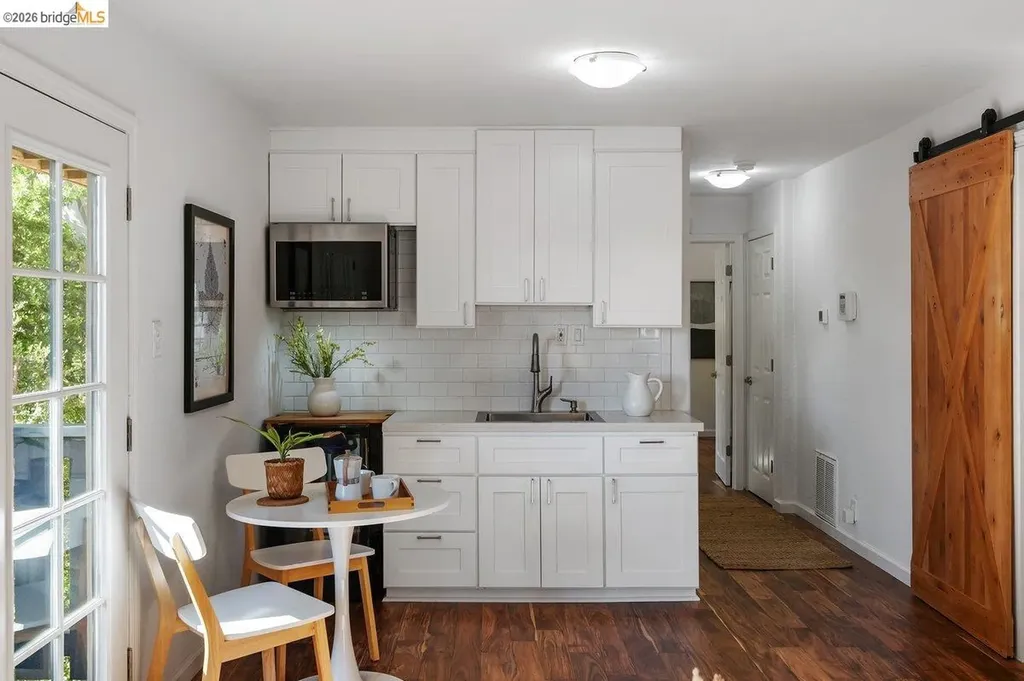 2343 Mastlands Drive Oakland CA 94611