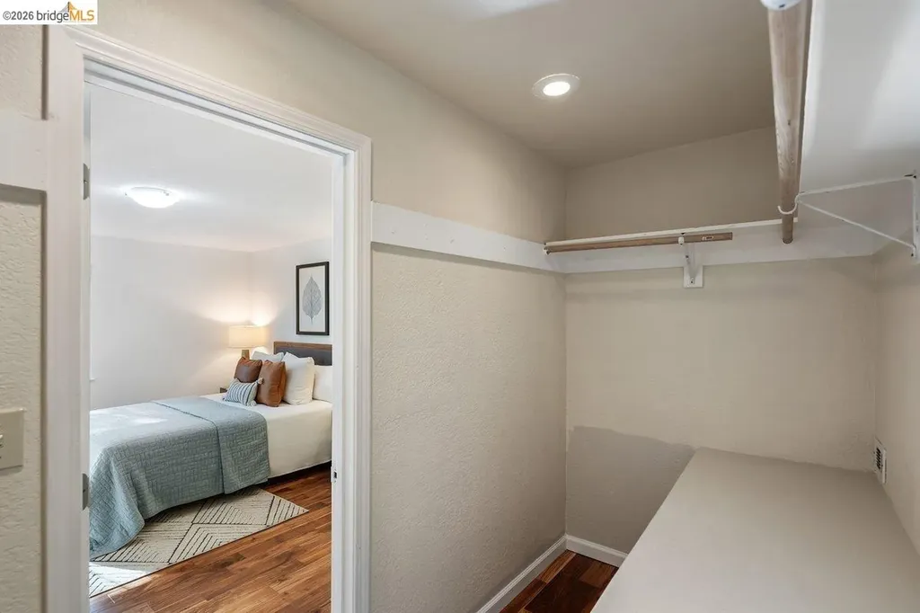 2343 Mastlands Drive Oakland CA 94611