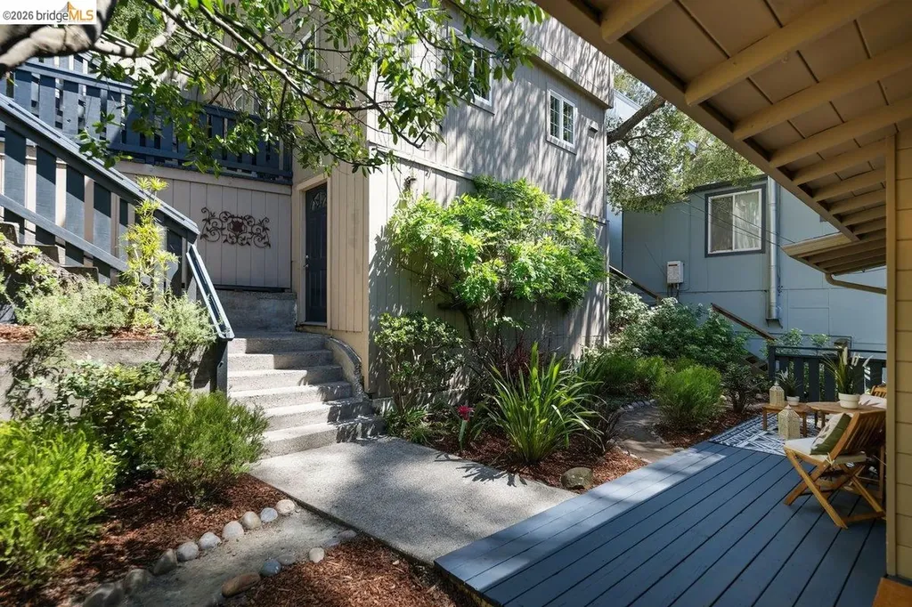 2343 Mastlands Drive Oakland CA 94611