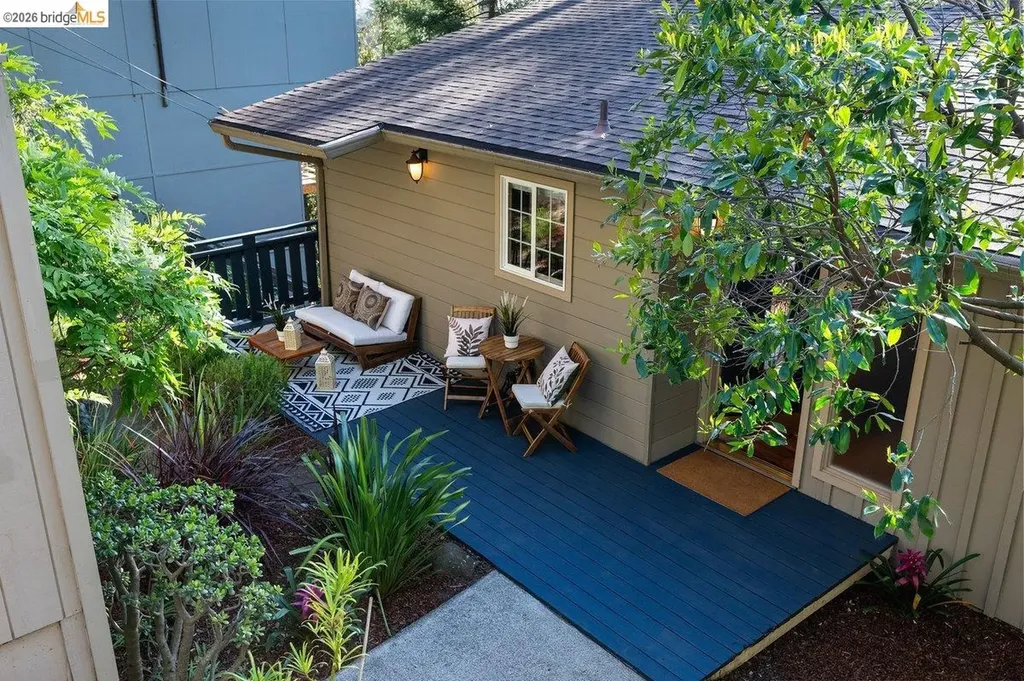 2343 Mastlands Drive Oakland CA 94611