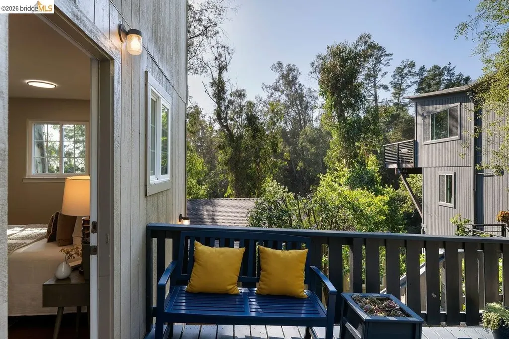 2343 Mastlands Drive Oakland CA 94611