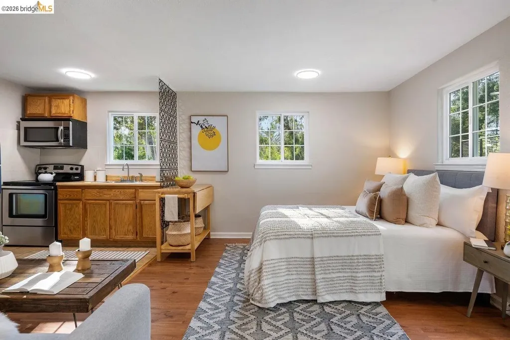 2343 Mastlands Drive Oakland CA 94611