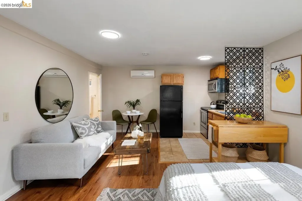 2343 Mastlands Drive Oakland CA 94611
