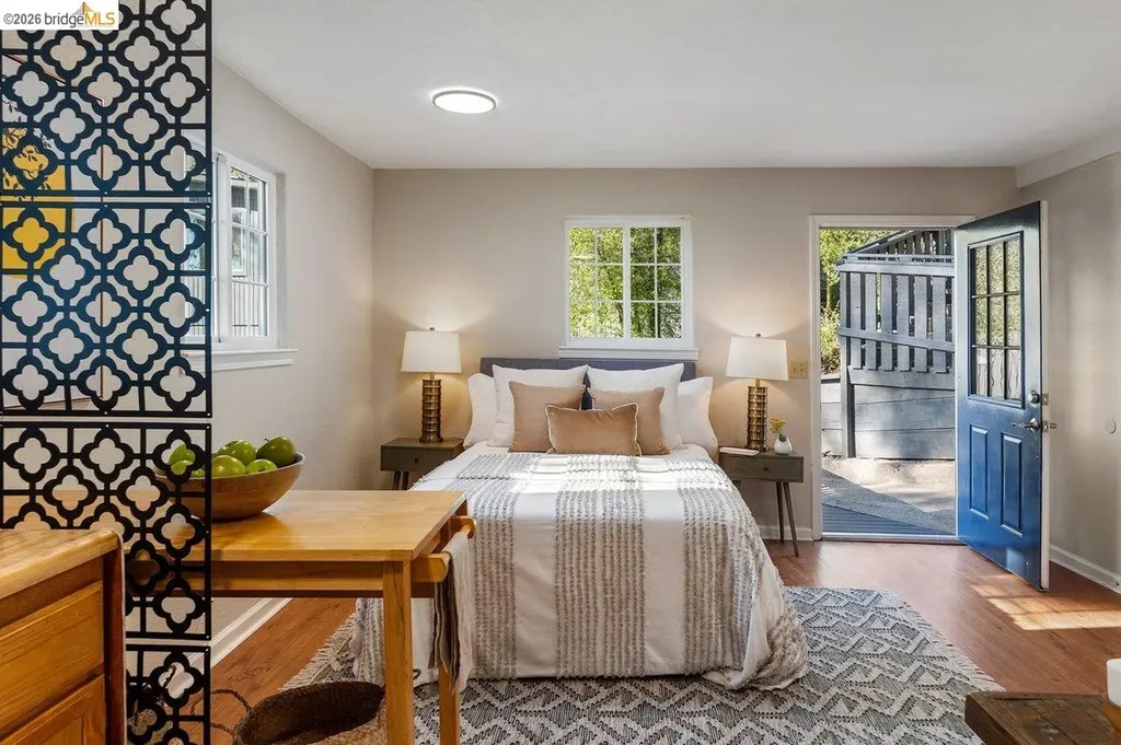 2343 Mastlands Drive Oakland CA 94611