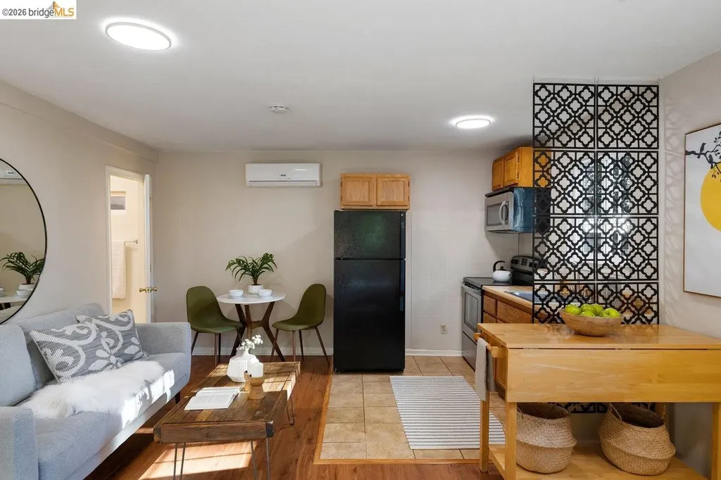 2343 Mastlands Drive Oakland CA 94611