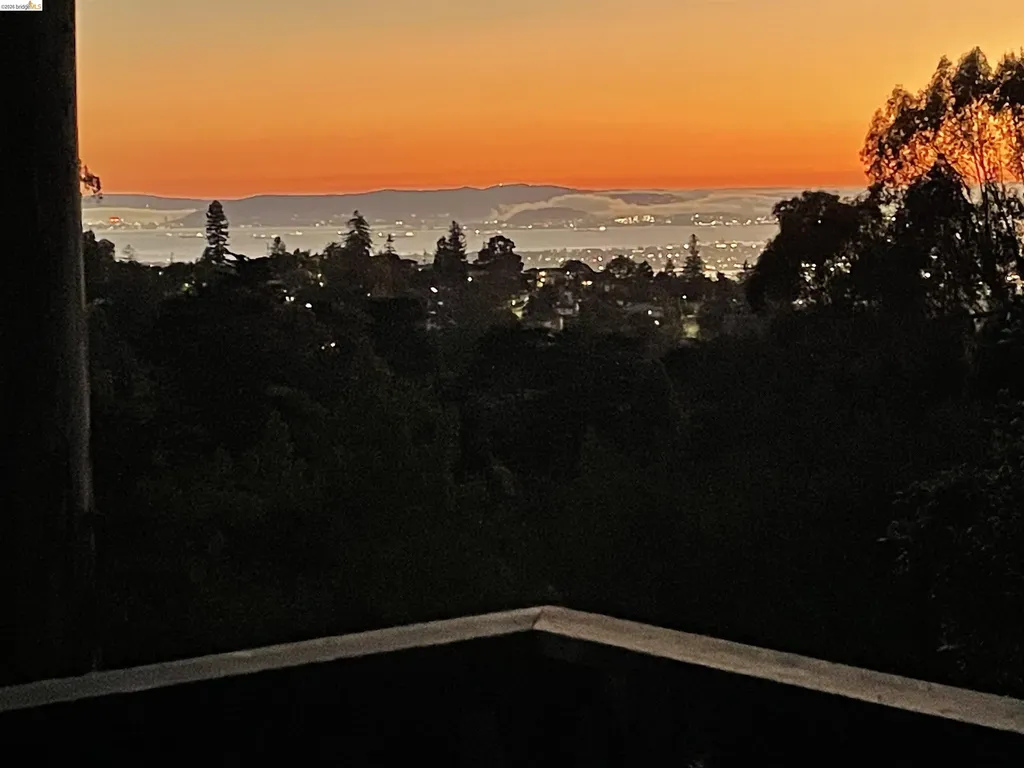 2343 Mastlands Drive Oakland CA 94611