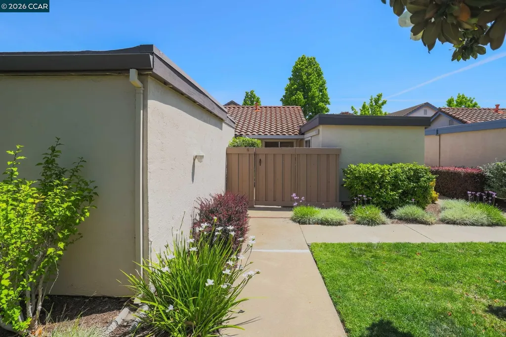 4 Long Creek Circle Clayton CA 94517