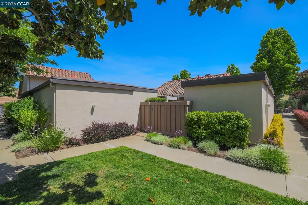 4 Long Creek Circle Clayton CA 94517