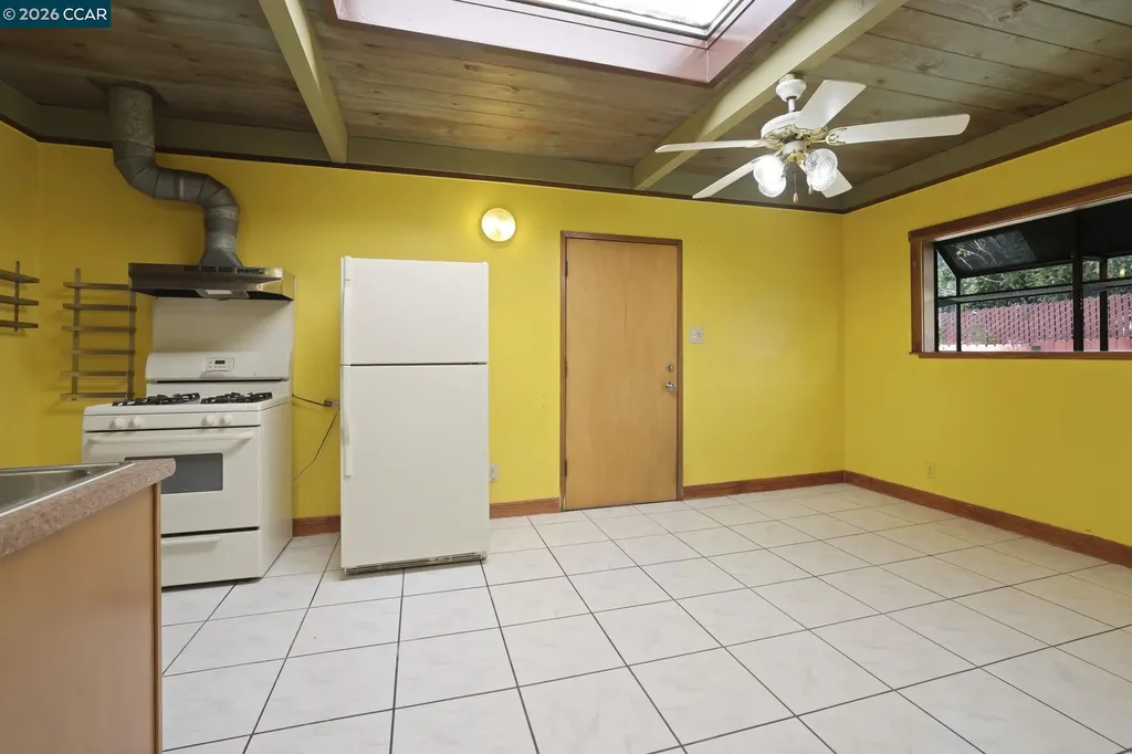 2415 Maine Avenue Richmond CA 94804