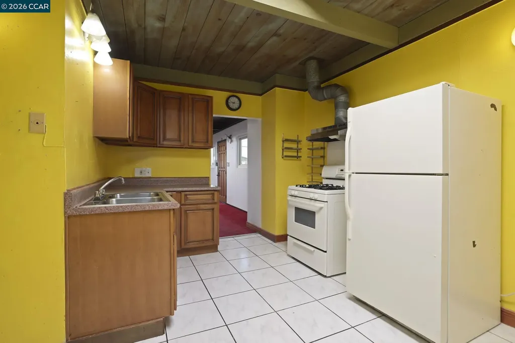 2415 Maine Avenue Richmond CA 94804