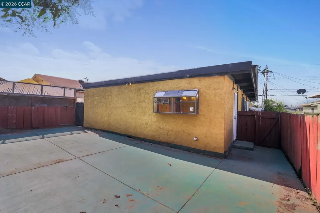 2415 Maine Avenue Richmond CA 94804
