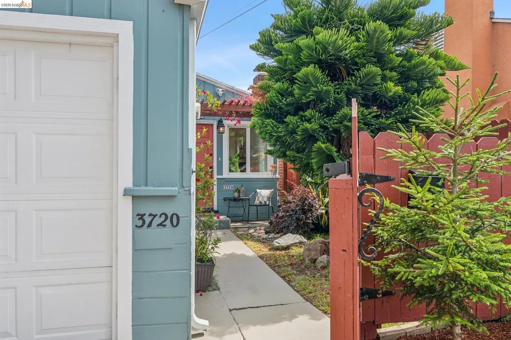 3720 Esmond Avenue Richmond CA 94805