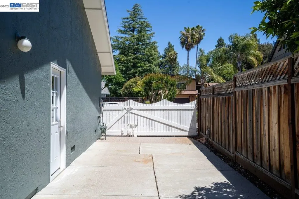 2090 Foxswallow Road Pleasanton CA 94566