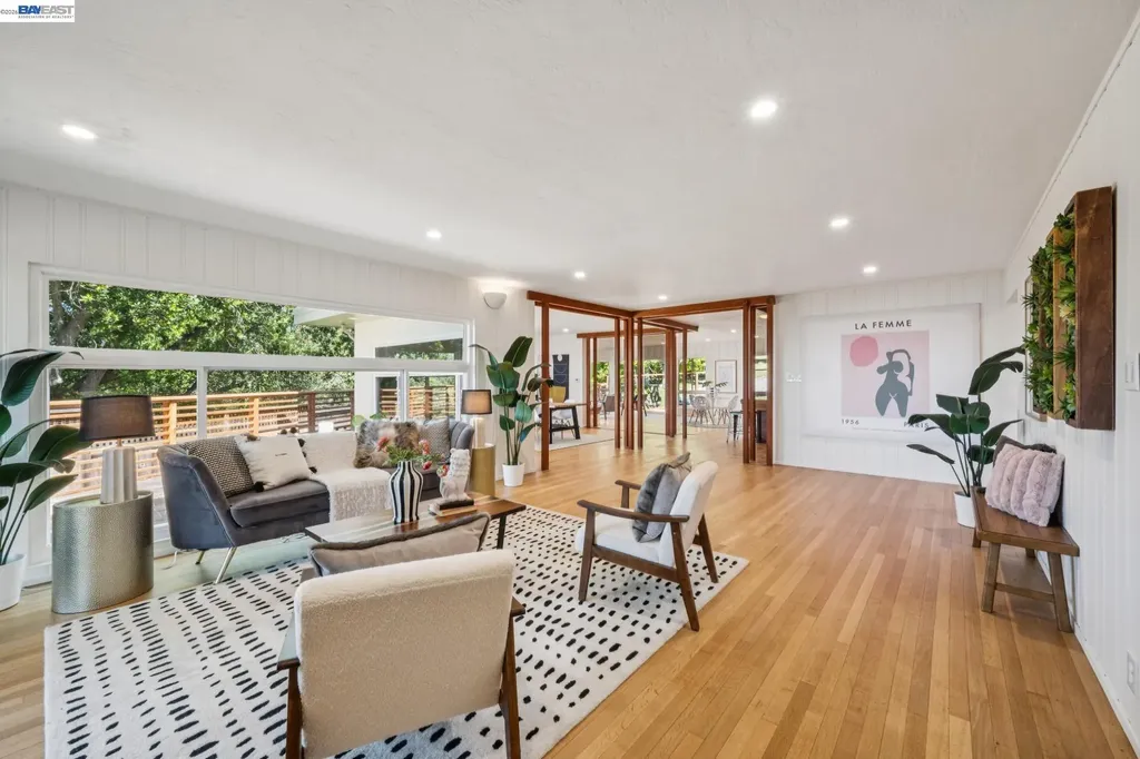 1055 Sterling Avenue Berkeley CA 94708
