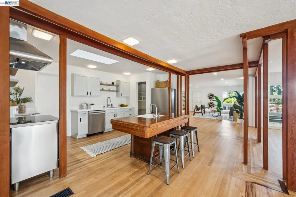 1055 Sterling Avenue Berkeley CA 94708