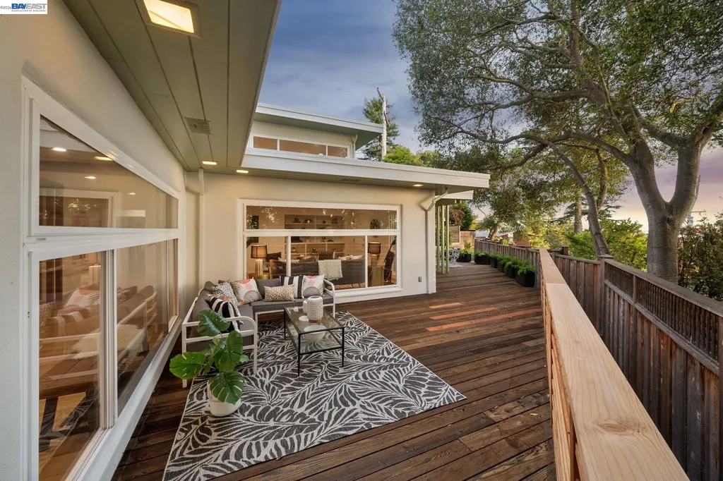 1055 Sterling Avenue Berkeley CA 94708