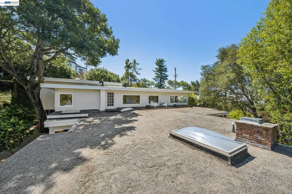 1055 Sterling Avenue Berkeley CA 94708