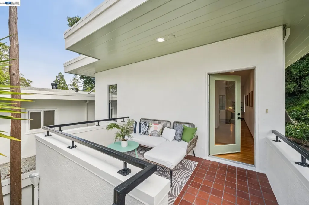 1055 Sterling Avenue Berkeley CA 94708