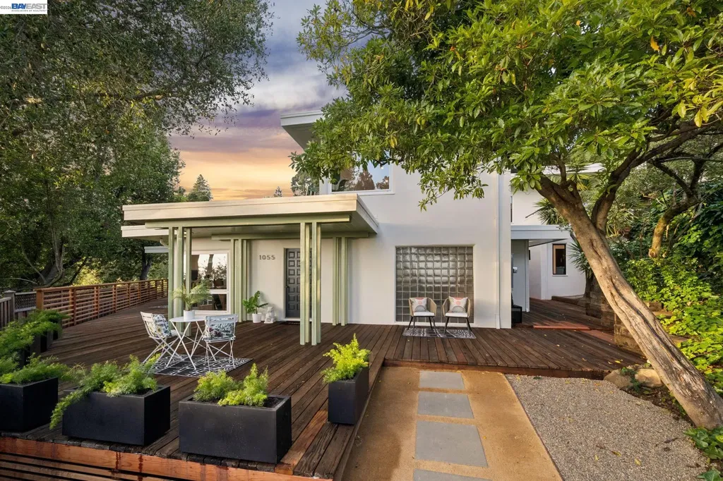 1055 Sterling Avenue Berkeley CA 94708