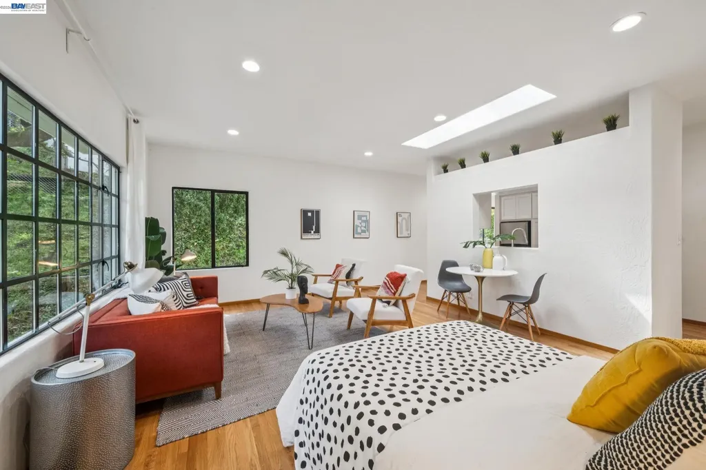 1055 Sterling Avenue Berkeley CA 94708