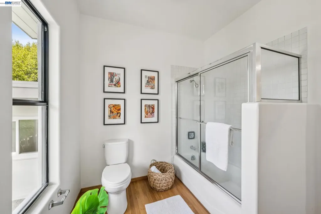 1055 Sterling Avenue Berkeley CA 94708