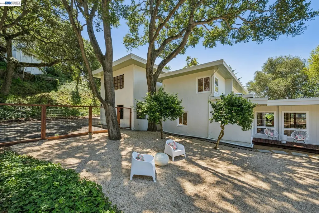 1055 Sterling Avenue Berkeley CA 94708