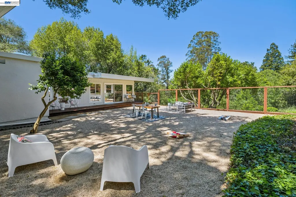 1055 Sterling Avenue Berkeley CA 94708