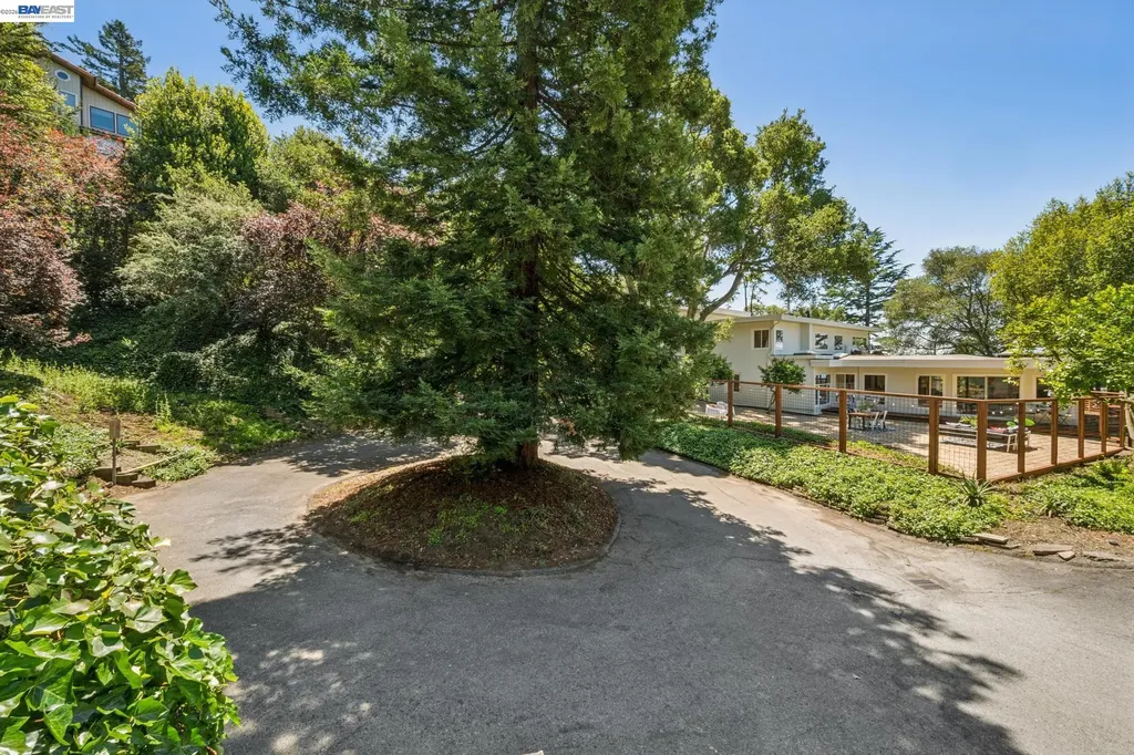 1055 Sterling Avenue Berkeley CA 94708